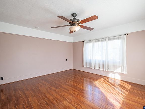 5th image of 505 21st St NE