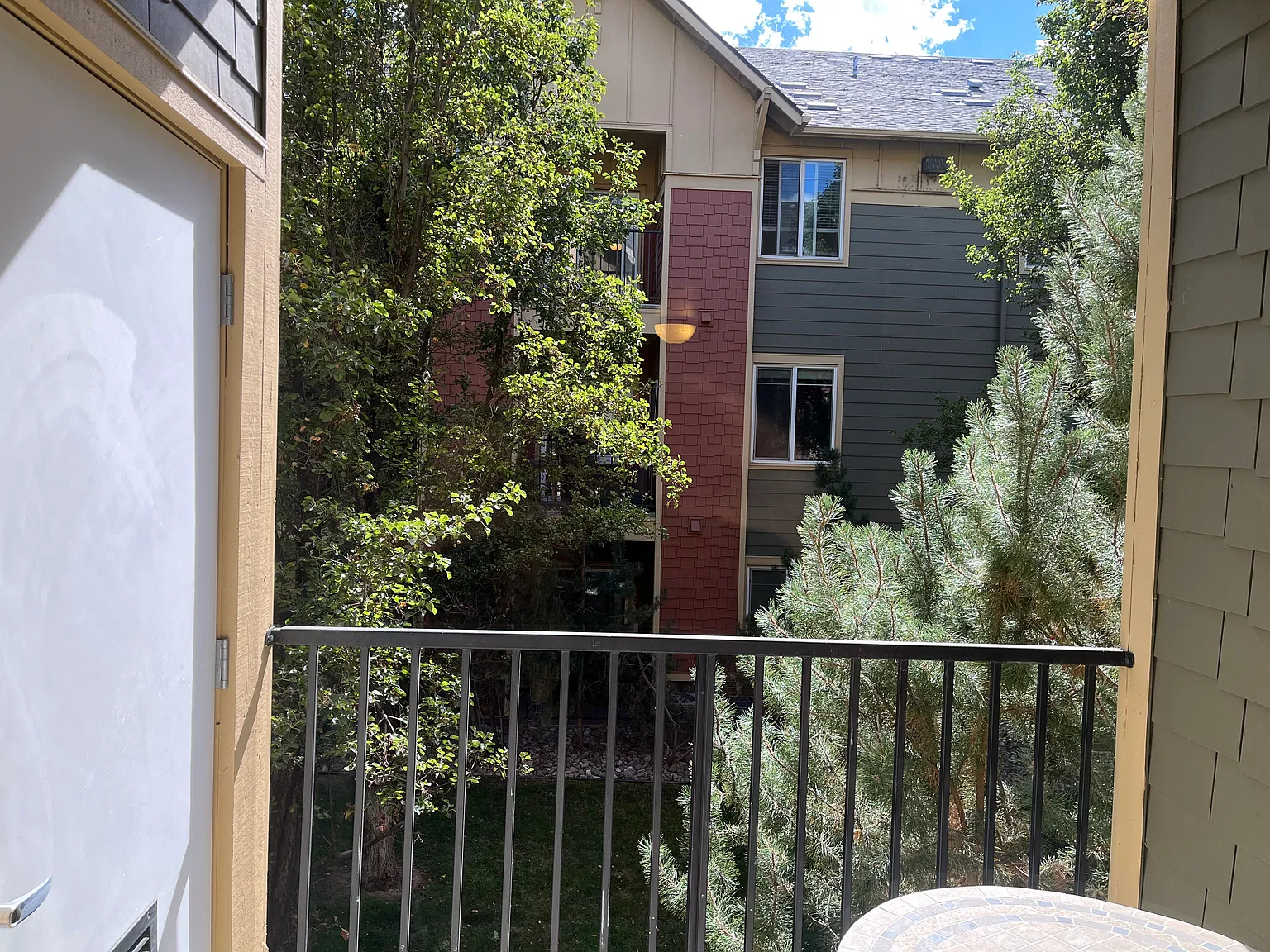 1450 Idlewild Dr — Photo 4