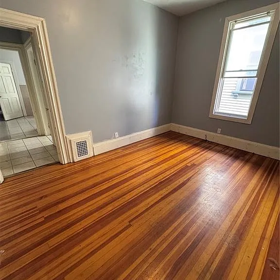 1402 Westminster St #2R — Photo 7