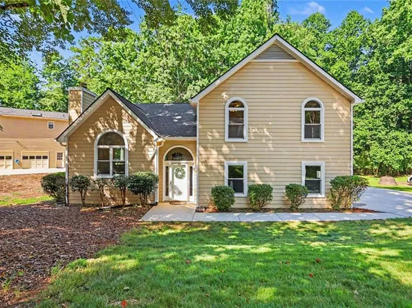 8618 Wood Springs Ct, Douglasville, GA 30135