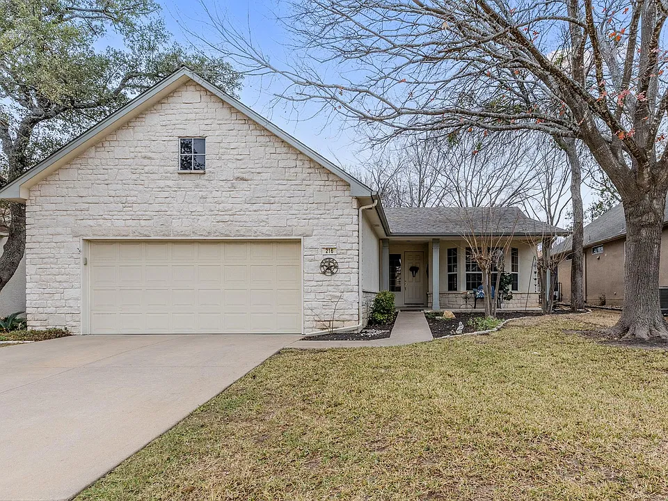 216 Whispering Wind Dr