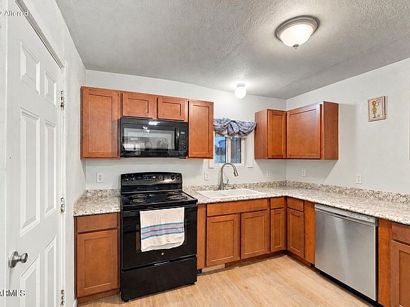 4th image of 211 W Northern Avenue