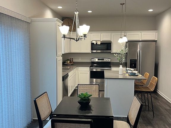 5th image of 15139 Bellflower Ln