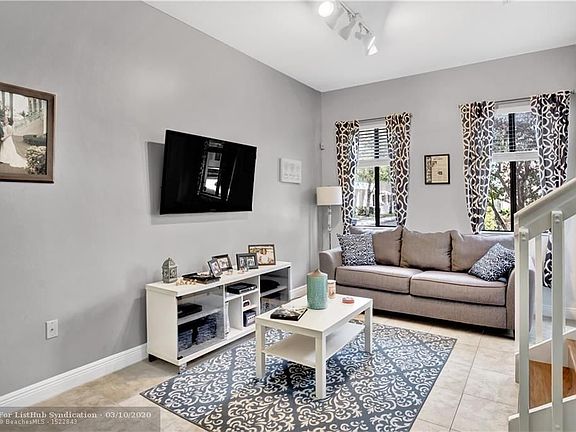 5th image of 2412 Venetian Way #2412