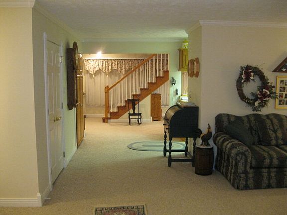 5th image of 265 Pleasant Dr