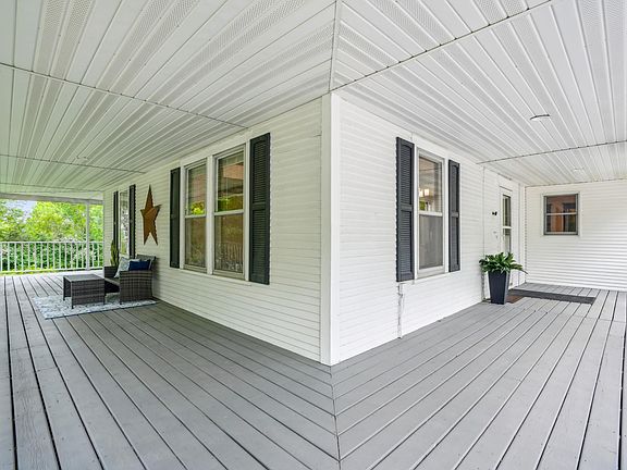 4th image of 3220 50th Ave