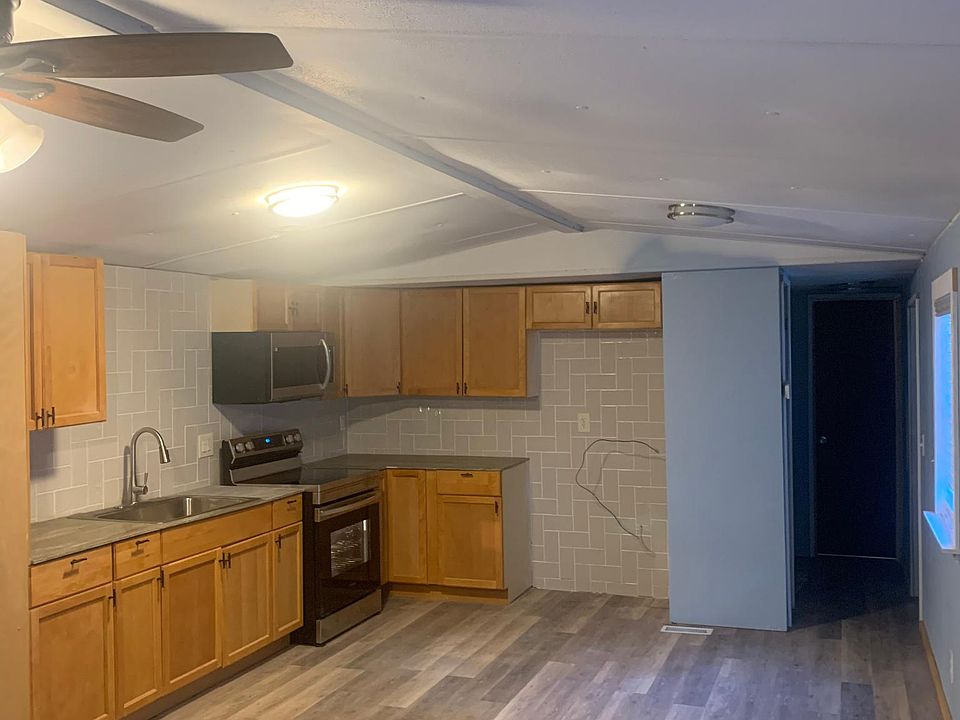 1st image of 9035A Temple Dr