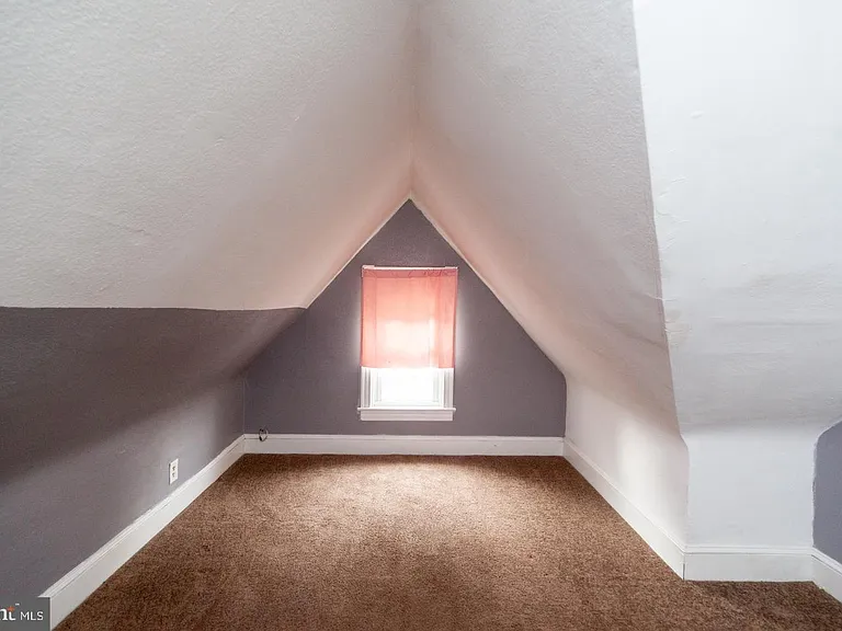 313 S Fairview St — Photo 14