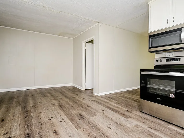 494 Clara Dr — Photo 9