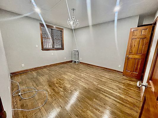 4th image of 526 Graham Ave #1