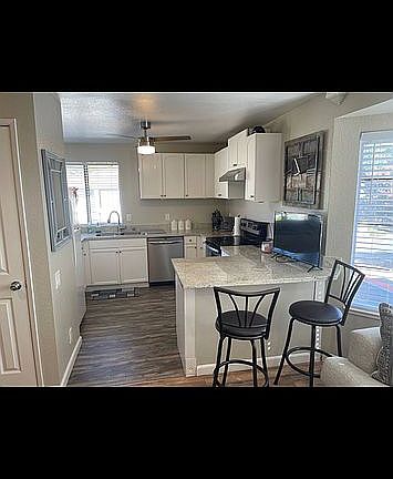 3rd image of 211 Kenbrook Cir #211
