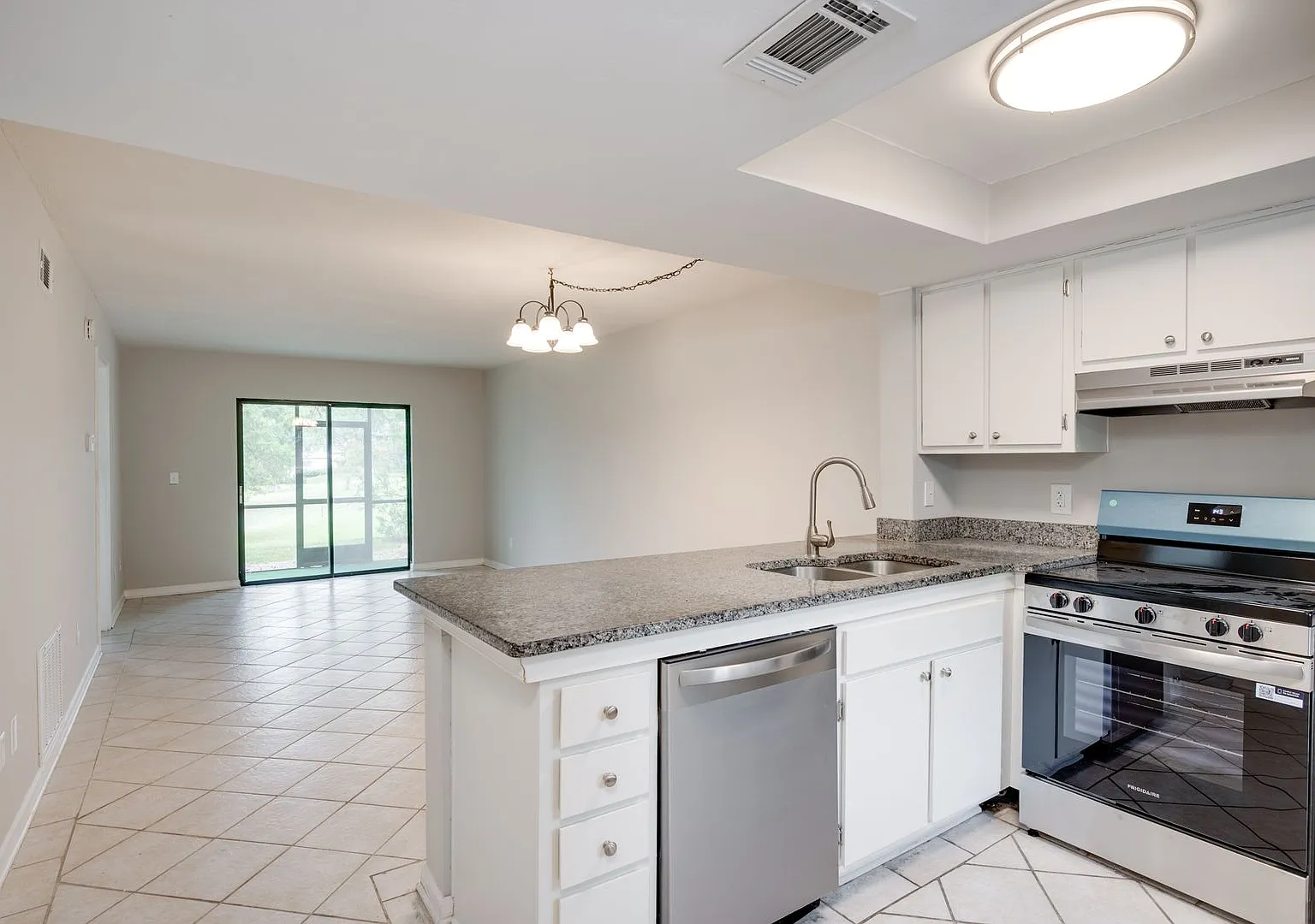 Updated 2 Bedroom 2 Bath Condo — Photo 1