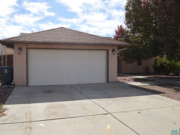 3rd image of 3305 Manuelito Ave