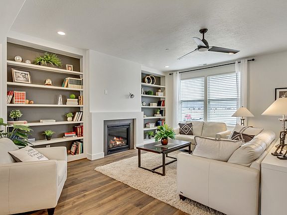 Home Run Living Room Fireplace Daybreak Sky Terrace Collection