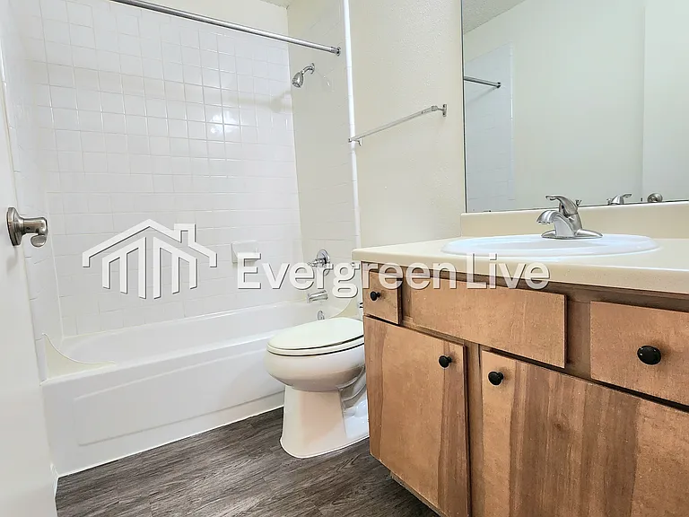 2252 Taos Ct — Photo 12