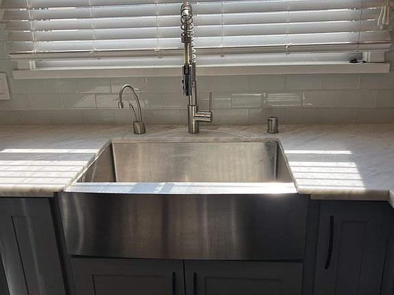 5th image of 130 Plymouth Cir