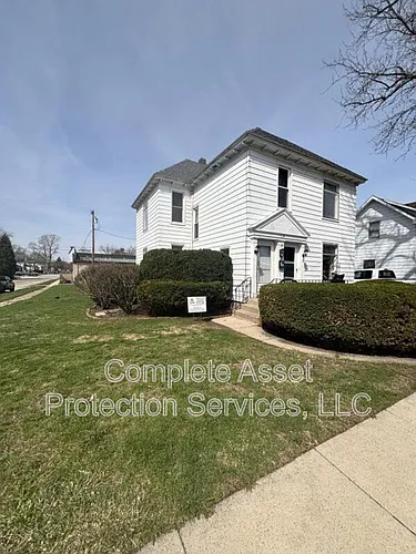 114 1/2 I St Photo 1