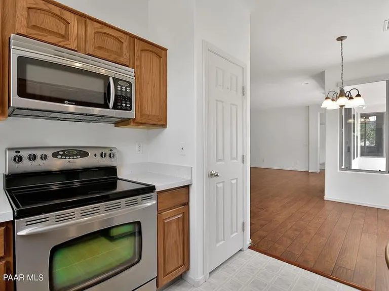 1079 N Hobble Strap St — Photo 7