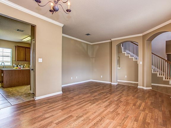 2nd image of 154 Covent Dr