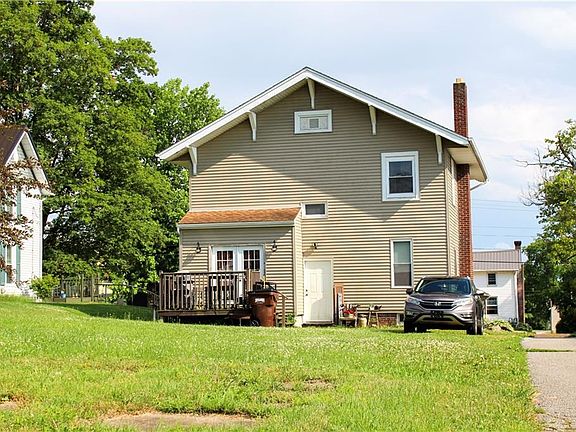 4th image of 26 E Main St