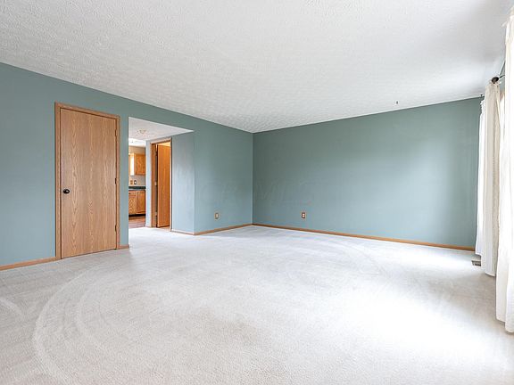 4th image of 541 Poppy Ln