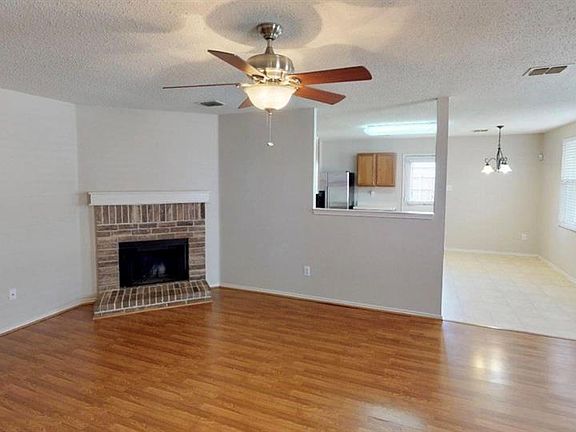 3rd image of 1724 Canyon Oaks Dr
