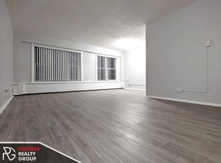 7318 N Ridge Blvd #5, Chicago, IL 60645