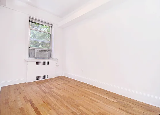 Rented by Urbane Brokerage | media 16