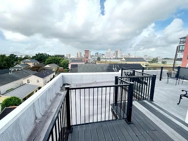 2 bed, 2.5 bath, 2000 sqft, $3,200 — Photo 3