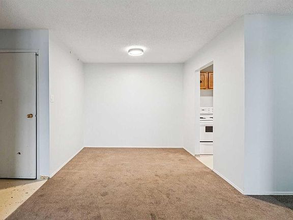 4th image of 315 N Southampton Dr SW #6310