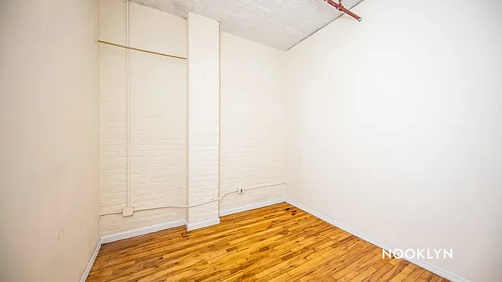 Rented by Nooklyn NYC LLC | media 28