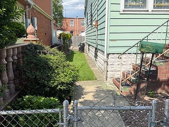 5th image of 1535 E 98th St