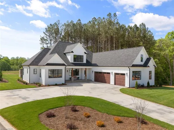 4215 Penns Meadow Ln, Winston Salem, NC 27106