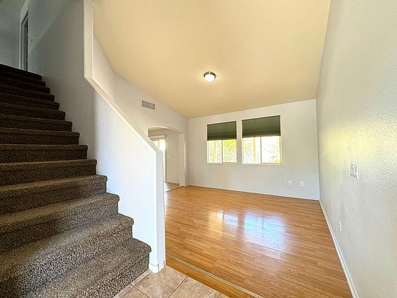 3rd image of 7273 Twin Maples Ct
