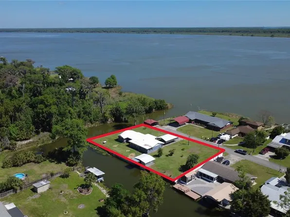 664 County Road 467, Lake Panasoffkee, FL 33538
