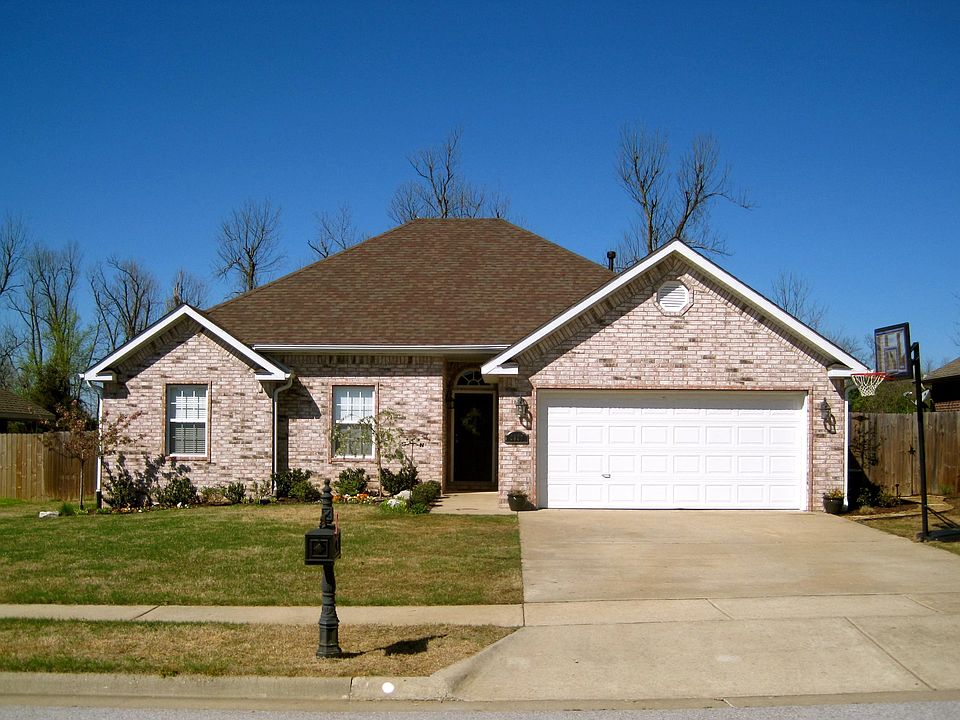 1st image of 2937 N Bluegrass Pl
