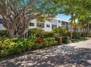 72 7th St S APT 108, Naples, FL 34102