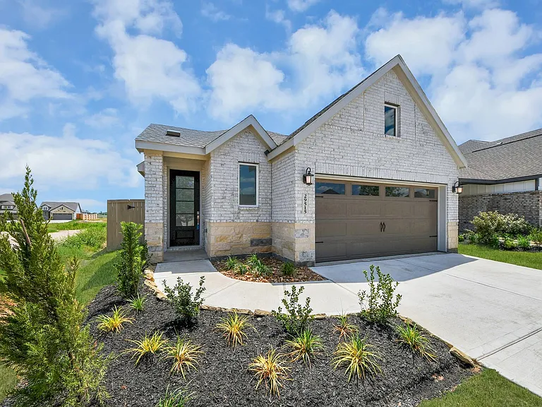 29515 Pondview Dr — Photo 1