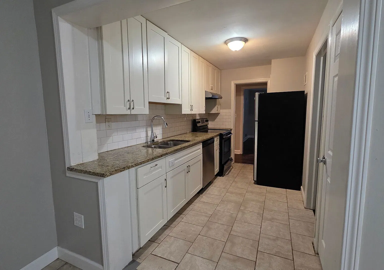 3-Bedroom, 1.5 Bath Single Family for Rent in Raytown, MO | Attached Garage & Modern Kitchen — Photo 3