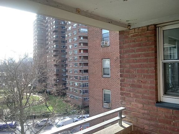 4th image of 570 Grand St #503