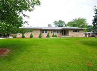 425 Brewer Dr, Greenwood, IN 46142