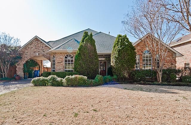 1st image of 1005 Cambridge Dr
