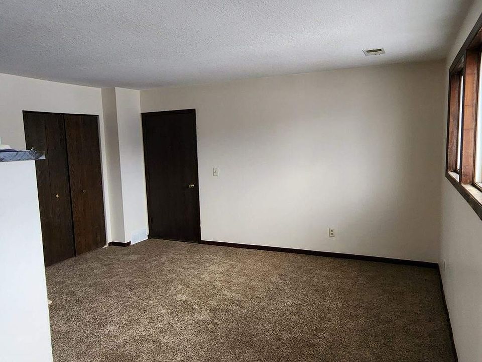 2nd image of 2426 E 50th St #2