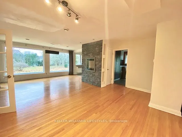 3 bed, $2,995 — Photo 3