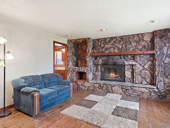 4th image of 7915 W 70th St