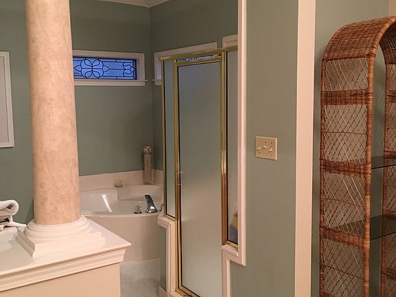 2nd image of 1834 Woodchase Glen Dr