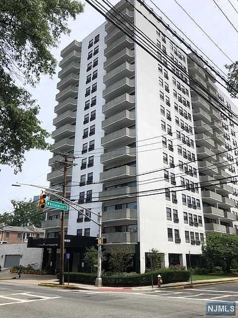 1st image of 1600 Center Ave APT 1C