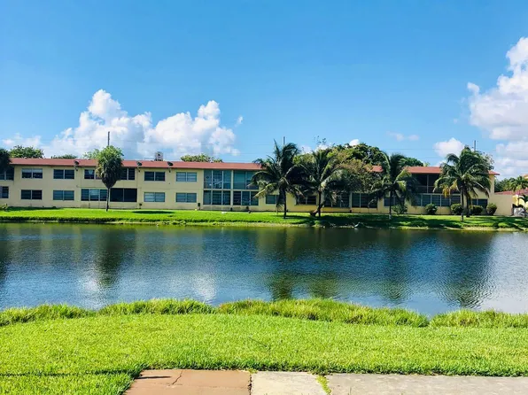 2880 NE 203rd St, Miami, FL
