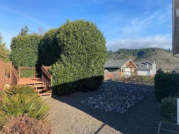 5th image of 543 Cochran Ln