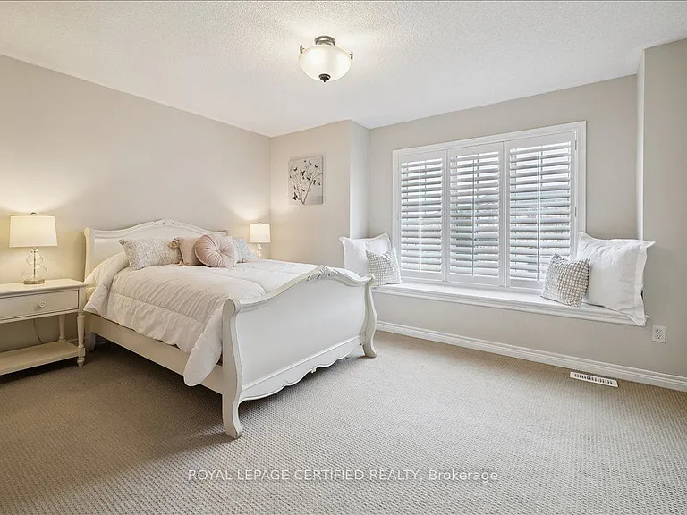 2523 Highmount Cres — Photo 33